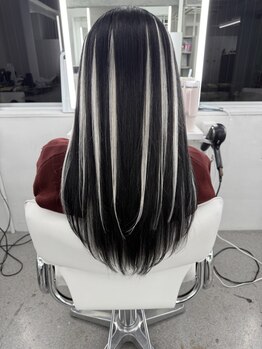 IROW 山口どうもん店 エクステ/羽エク/シールエクステ【イロウ】の写真/【韓国/ワンホン】最高級シールエクステで憧れロングへ★ショート・ボブからでも地毛級の馴染みに感動♪