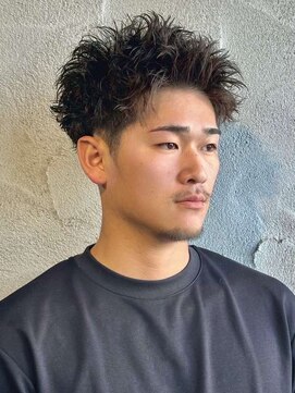 ニアウ 新宿(Niau) MEN’S/リバースセンターパート/ニュアンスパーマ/新宿