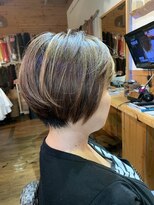 アーティヘアーバイアイヴィ(Aaty hair by iVY) アシンメトリー2ブロック／ショート