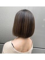 《New-Line 代表YUTAKA》外国人風グレージュ内巻きミニボブ