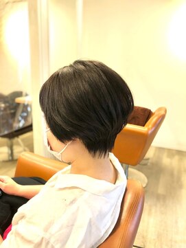 アンプリュス リアン(1+ Unplus lien) 暗髪バイオレット襟足すっきり前下がりショート/亀戸