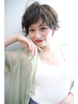 ルララドゥ ブルーグレージュ大人かわいいマッシュショートボブ