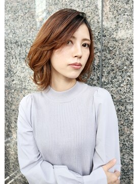 アンビエンテ(ambiente) ミディアム ウルフレイヤー レイヤースタイル 大人かわいい