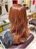 ウェーブヘアー×暖色オレンジハイライトカラー