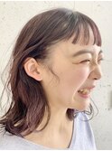 ピンクベージュ　ボブ　レイヤーボブ　オン眉