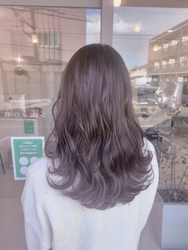 ノーチェ(noche) 透明感×セミロングレイヤーのゆったりウェーブ