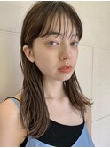 シースルーバングが可愛い◎切りっぱなしのミディアム