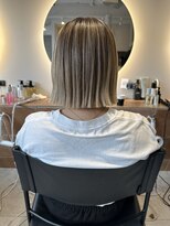 テトラ バイ ネオリーブ 横浜西口店(tetra by neolive)&nbsp;切りっぱなしボブ　ハイトーン