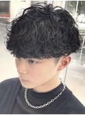 波巻きパーマメンズマッシュセンターパートツイストスパイラル