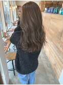 オリーブベージュ