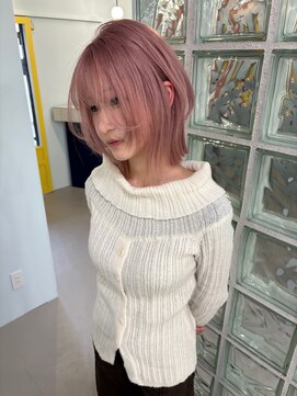 クリム(qulim) ピンクミルクティー×顔周りレイヤー×切りっぱなしボブ