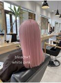 ホワイトピンクカラー|20代女性の透明感ブリーチデザイン