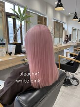 アース 若葉台店(EARTH) ホワイトピンクカラー|20代女性の透明感ブリーチデザイン