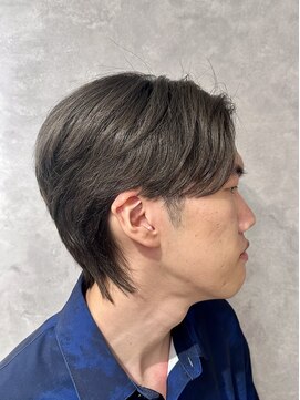 リンク(Link) 大人の色気を引き出すナチュラルウルフ×センターパート