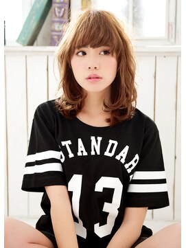 オーガスト ヘア ネイル(AUGUST hair nail) トレンド ミニウルフ／フォギーベージュ　ハイトーンカラー