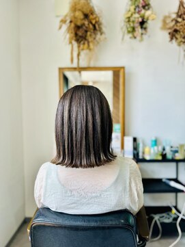 ヘアーデザイン ピニック(hair design P2C) スモーキーアッシュ