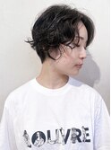 暗髪パーマショート