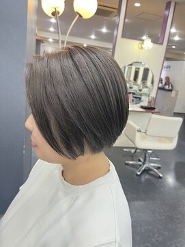 アイズ 渋沢(AIZU) 赤み消しオリーブカラー 乾かしただけショート