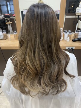 リアン(Lien) 【赤味なし!】外国人風バレイヤージュ×ミルクティーグレージュ