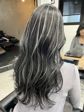 ルアナ(Luana.) 【コントラストの効いたホワイトハイライト◎カッコ可愛い色】