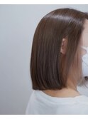 切りっぱなしボブ　インナーカラー