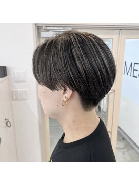 メンズスタイル/センターパート/ハイライトカラー/マッシュ