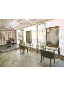 《双子の女性スタッフのみ在籍》気遣い溢れる丁寧な接客と親身なカウンセリングでお悩みを解決◎