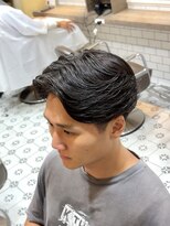 グルーマーズトウキョウ(GROOMER/S TOKYO)&nbsp;ラフカール　フェード　海外風　センターパート　かきあげ