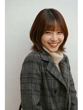 【モーヴブラウン×ミディアムボブ】