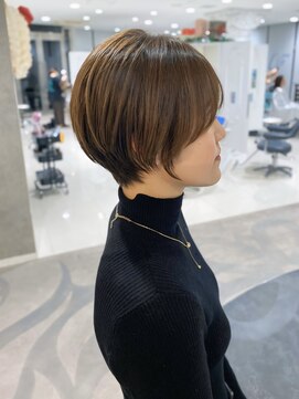 エアー 青山(AIR) 前髪あり耳掛け丸みボブコンパクトショート20代30代40代50代