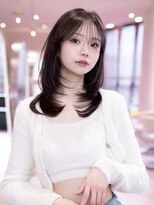 ケアリー プレナ海浜幕張(Carelly)&nbsp;デザインカラー/レイヤーカット/ウェットヘア/オリーブベージュ