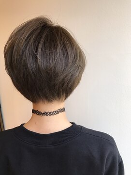 ヘアーエージェ(Hair Etger) シンプル耳かけショートボブ