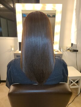 アールサロン アオヤマ(Rr SALON AOYAMA) まとまる艶髪ロング