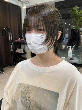 アクアオモテサンドウ(ACQUA omotesando) △ブリーチなしオリーブグレージュショートウルフレイヤーカット