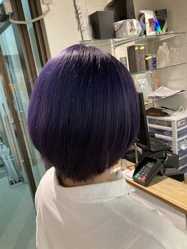 コワファーストナガサキシャンプーボーイ(COIFF1RST NAGASAKI SHAMPOO BOY) ブリーチ1回 ブルーラベンダー