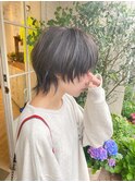 グレー系カラーのウルフショート20代30代人気ヘアスタイル