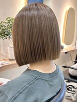 ヒビヲ(HIBIO) ショートボブハイライトカラーミルクティーベージュダブルカラー