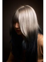 アンアタッシュ(UNE ATTACHE)&nbsp;フェミニン×クールが奏でる、大人の秋冬モードカラー