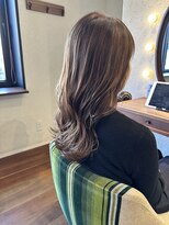 エルサフィロ キタハマ(el zafiro kitahama)&nbsp;30×40×50×60代×髪質改善×ファーストグレイ×明るい白髪染め