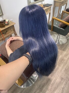 フェリーチェヘアーデザイン(Felice) Wカラー×ネイビーブルー