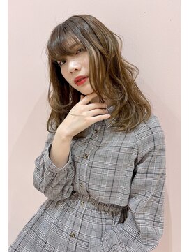 トッカ 高槻店(tocca) レイヤーカット/オリーブベージュ/ミディアムスタイル