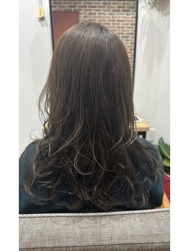 ピリナ(Pilina) レディースセミロングヘアー【門前仲町/越中島/月島/大人女性】