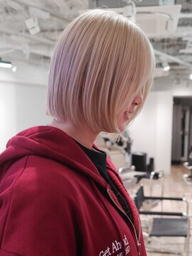 ハイトーンボブ 抜きっぱなしブロンド ホワイトブロンド 