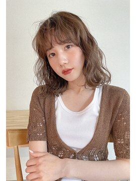 タス(tas) ミディアムパーマ似合わせ顔周りカット顔まわりレイヤーカット