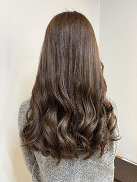サロン(SALON) 柔らかウェーブの肩下ロング