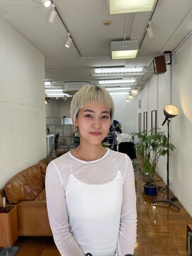 シータ(CITA) ハイトーン×ベリーショート