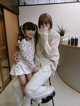 polt hairの写真/【お子様同伴OK】マット完備のスペースで快適！ママと一緒にキッズカットも楽しめますよ◎