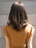 ルティア(Lutia) やわらかフォギーベージュ くびれヘア