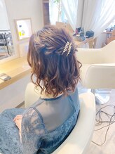 ララルーモ スタジオ(LaLarOomo STUDIO) 【JR新宿東口3分西武新宿駅直結】ミディアム華やかハーフアップ