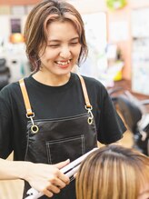 美容室カメモト 守山本店 林 舞衣